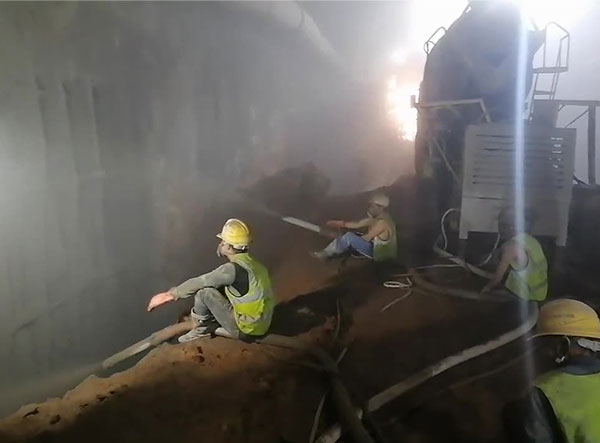 隧道專用雙噴液壓混凝土濕噴機(jī)施工視頻