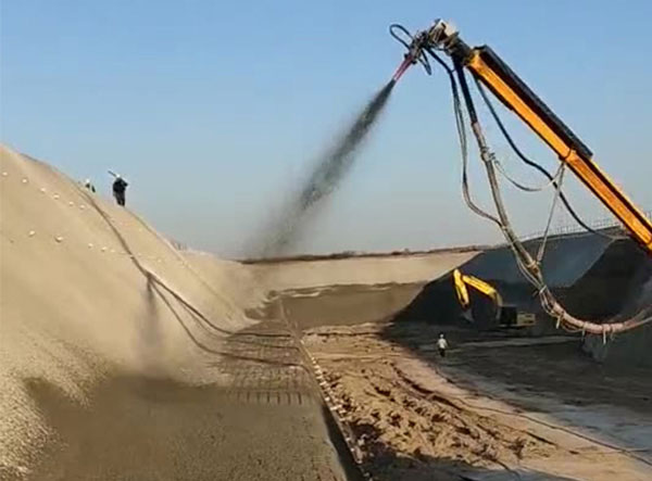 雄安工程混凝土濕噴臺車施工視頻